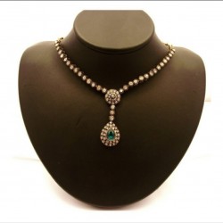 Collier ras du cou pour femme en argent familier